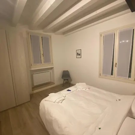 Santa Cecilia Wine Apartment Verona